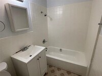 4610 Schroeder St photo'