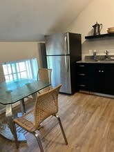 54 Longmeadow Rd in Taunton, MA - Building Photo - Building Photo