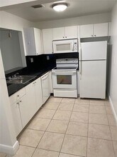 2525 Polk St in Hollywood, FL - Building Photo - Building Photo