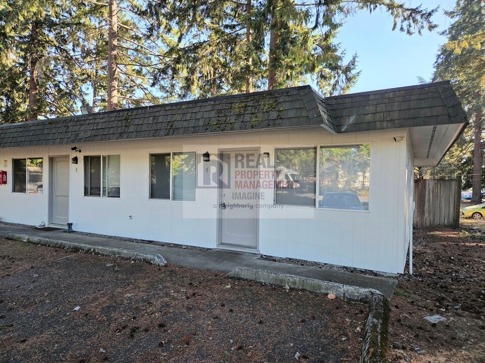 1106 Neil St NE in Lacey, WA - Building Photo