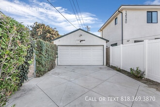 13536 Hamlin St in Los Angeles, CA - Building Photo - Building Photo
