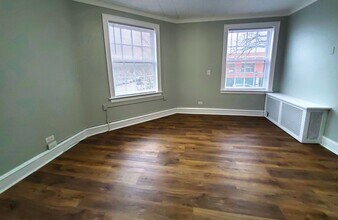 695 Vernon Ave-Unit -2nd Floor in Glencoe, IL - Building Photo - Building Photo