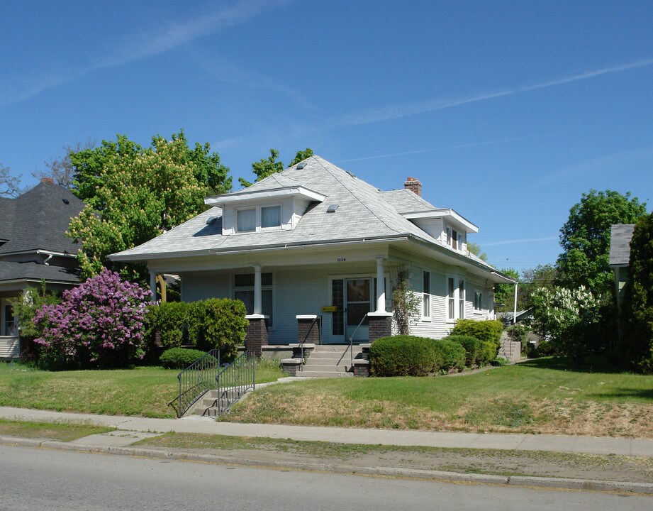 1224 W Maxwell Ave in Spokane, WA - Foto de edificio