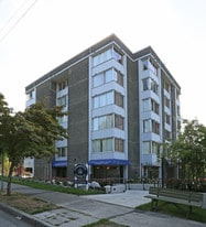 1420 E 2nd Ave in Vancouver, BC - Building Photo
