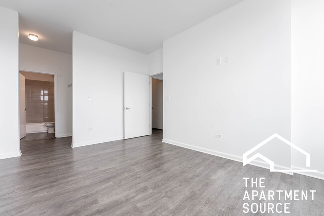 930 W Dakin St, Unit 205 in Chicago, IL - Building Photo - Building Photo