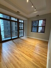 212 W Washington St in Chicago, IL - Foto de edificio - Building Photo