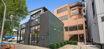 558 W Wellington Ave, Unit 2 in Chicago, IL - Building Photo