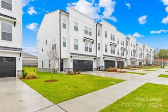 9233 Delancey Ln NW in Concord, NC - Foto de edificio - Building Photo