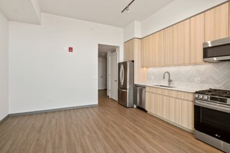 559 S Damen Ave in Chicago, IL - Building Photo - Building Photo