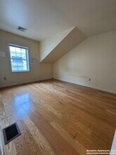 34 Raymond St, Unit 001A in Boston, MA - Foto de edificio - Building Photo