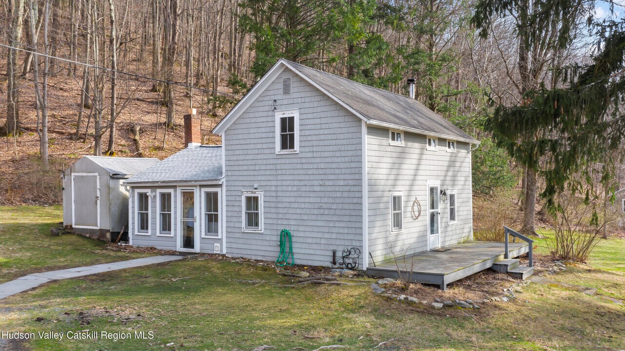 151 Valley View Rd in Copake Falls, NY - Building Photo