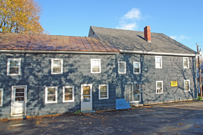 34 Grove St in Augusta, ME - Foto de edificio - Building Photo