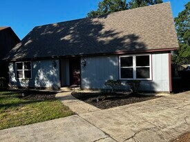 7242 Dogwood Terrace Dr, Unit Dogwood Terrace in Pensacola, FL - Building Photo