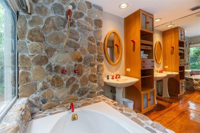 3670 Avocado Ave in Miami, FL - Foto de edificio - Building Photo