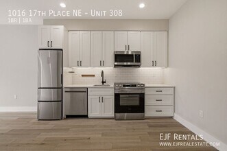 1016 17th Pl NE in Washington, DC - Building Photo - Building Photo
