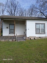 521 Goingsnake St in Tahlequah, OK - Building Photo