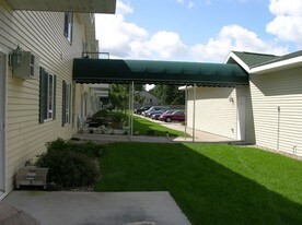 Meadowlark Apartments in Melrose, MN - Foto de edificio - Building Photo