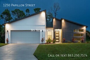 1250 Papillon St in North Port, FL - Building Photo