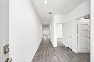 2007 Woodlark Way in Sealy, TX - Building Photo - Building Photo