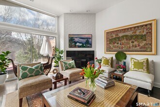 64 Southport Woods Drive in Fairfield, CT - Building Photo - Building Photo