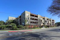 Ancona Apartments in Santa Ana, CA - Foto de edificio - Building Photo