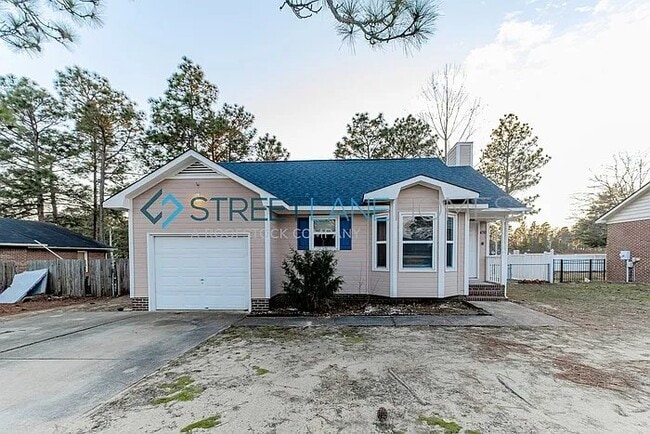 4710 Grandison Ct in Hope Mills, NC - Building Photo - Building Photo