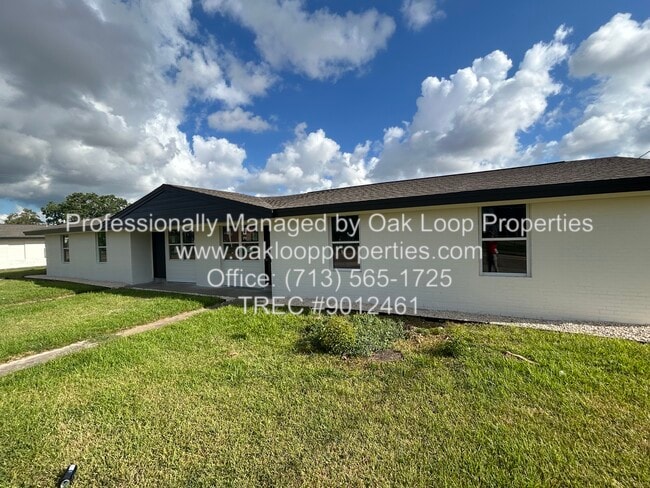 property at 2004 W Texas Ave
