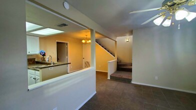 33 Nantucket Dr in Bella Vista, AR - Foto de edificio - Building Photo