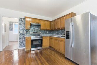 68 Connecticut Ave in New London, CT - Building Photo - Building Photo