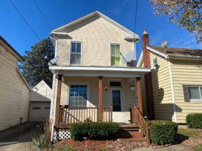 96 Canal St E in Navarre, OH - Building Photo