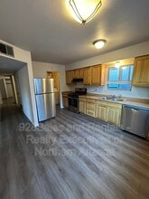 906 W Summit Ave in Flagstaff, AZ - Building Photo - Building Photo