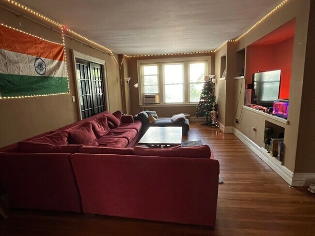 317 St Paul St in Brookline, MA - Building Photo - Building Photo