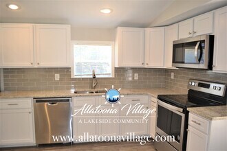 4937 Cedar St in Acworth, GA - Building Photo - Building Photo