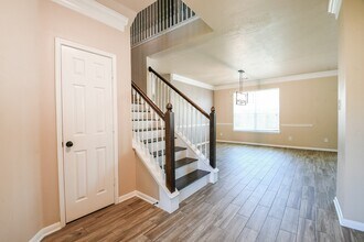 5410 Linden Grove Ct in Sugar Land, TX - Building Photo - Building Photo