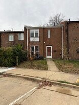 238 Stevenson Sq in Alexandria, VA - Building Photo