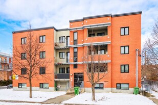Co-Op Saint Pierre Aux Liens in Lachine, QC - Building Photo
