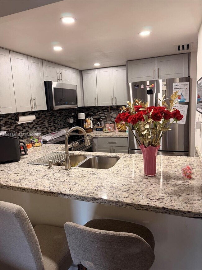 1711 W 58th St in Hialeah, FL - Building Photo - Building Photo