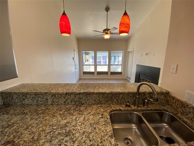 807 W 25th St in Austin, TX - Building Photo - Building Photo