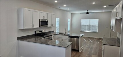 1378 W Mt Comfort Rd in Fayetteville, AR - Foto de edificio - Building Photo