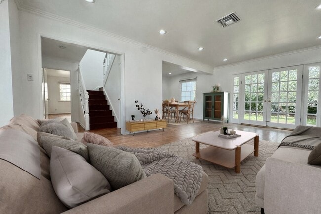 property at 4918 Haskell Ave