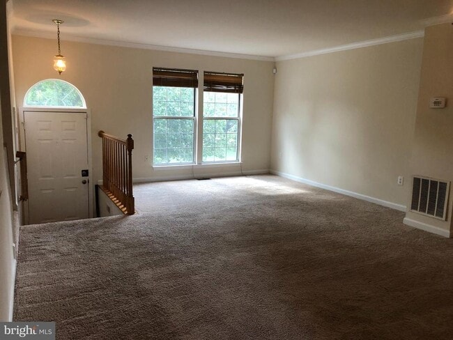 property at 203 Knollwood Ct