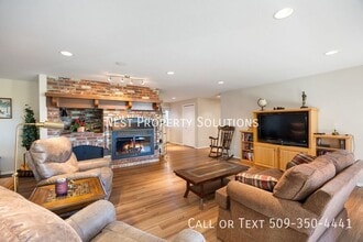 1227 Fairway Dr NE in Moses Lake, WA - Building Photo - Building Photo