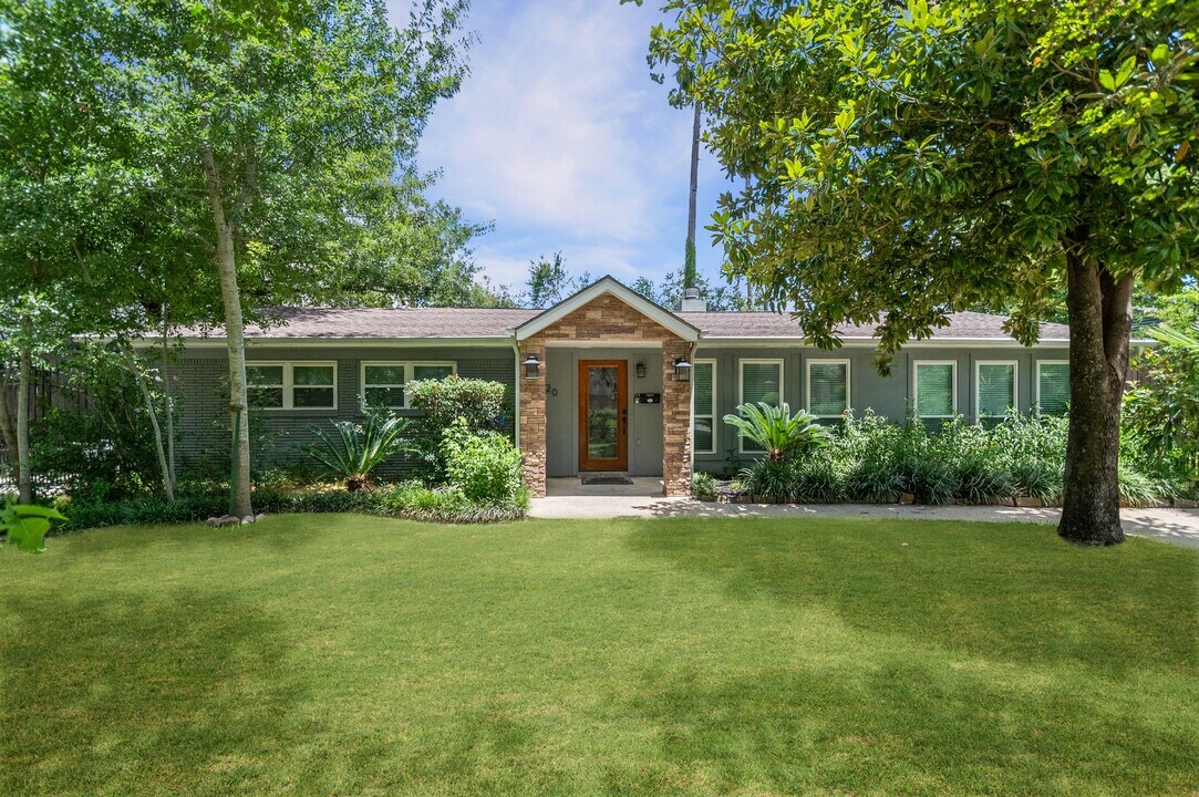 1320 Woodvine Dr in Houston, TX - Building Photo
