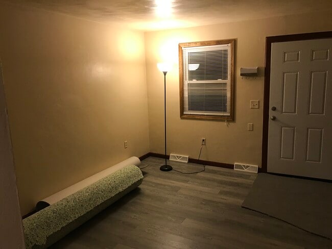 1318 E 38th St in Erie, PA - Foto de edificio - Building Photo