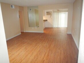 130 Delano St, Unit 2 in Anaheim, CA - Building Photo - Building Photo