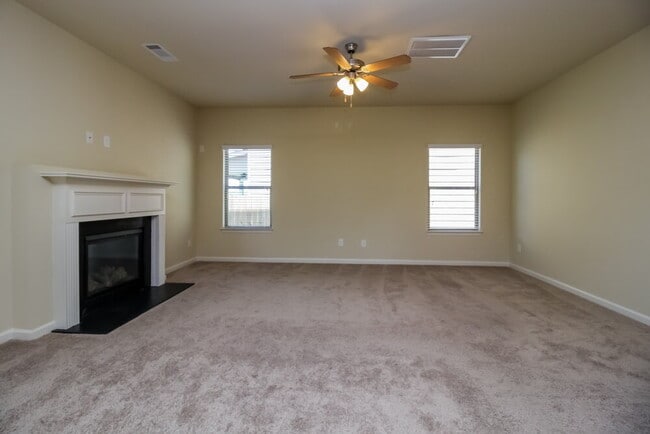 627 Ocean Ave in Canton, GA - Building Photo - Building Photo