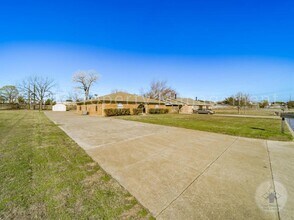 6531 Amundson Rd in North Richland Hills, TX - Building Photo - Building Photo