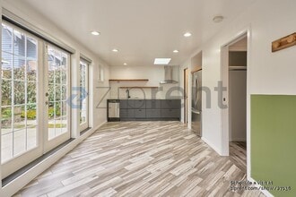 3713 NE 15th Ave in Portland, OR - Foto de edificio - Building Photo