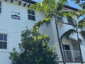 8760 NW 97th Ave in Medley, FL - Building Photo - Building Photo