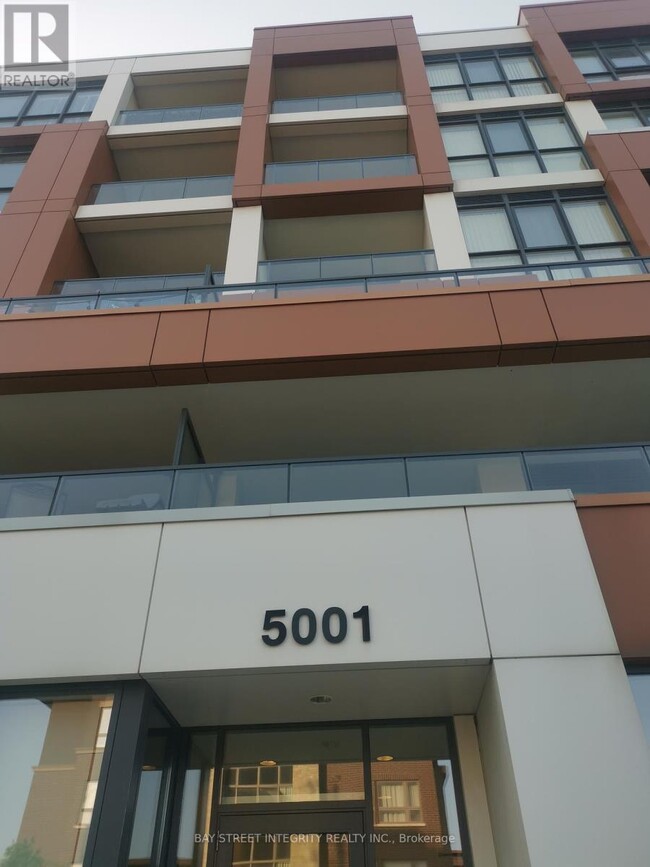 5001-5001 Corporate Dr in Burlington, ON - Building Photo - Building Photo